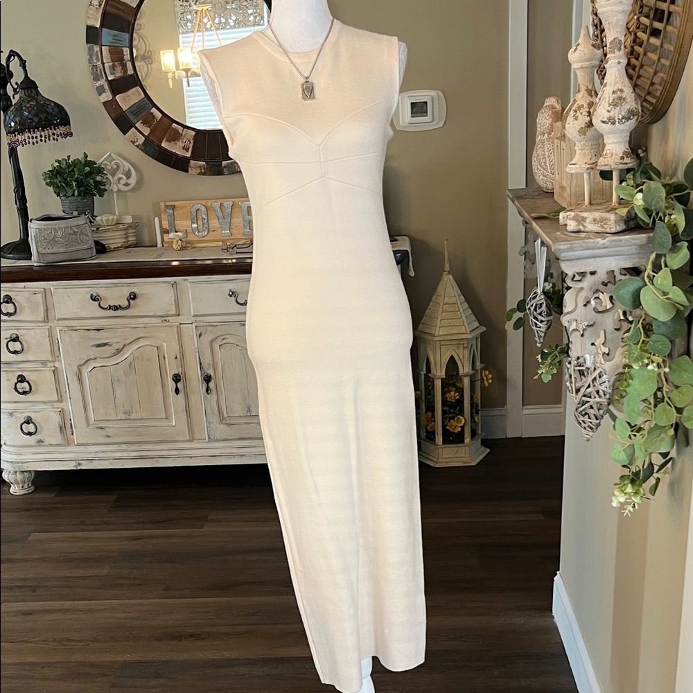 ZARA Elegant Cream Sleeveless Dress